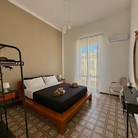Urban Space 49 Apartment *