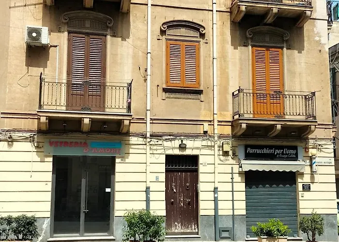 Urban Space 49 Apartment *